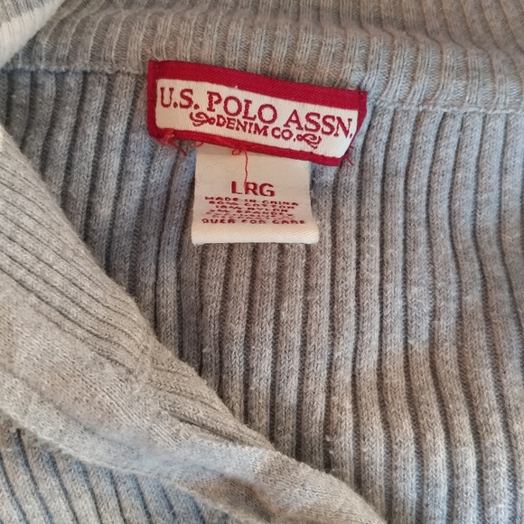 Sweater - Picture 2 of 5